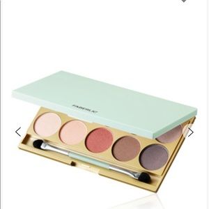 Faberlic Celebrating Eyeshadow Pallete